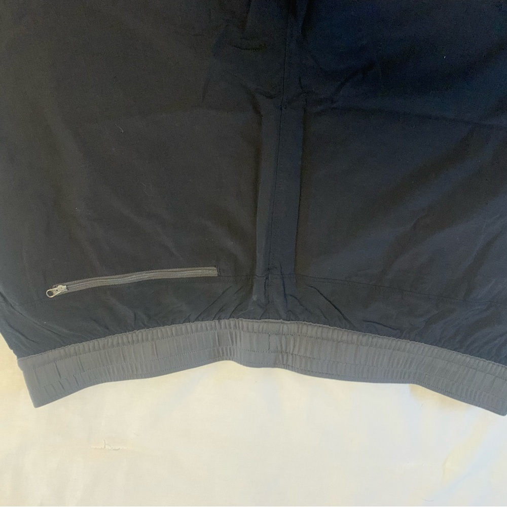 The North Face Men's Athletic Shorts - Black - Picture 7 of 8